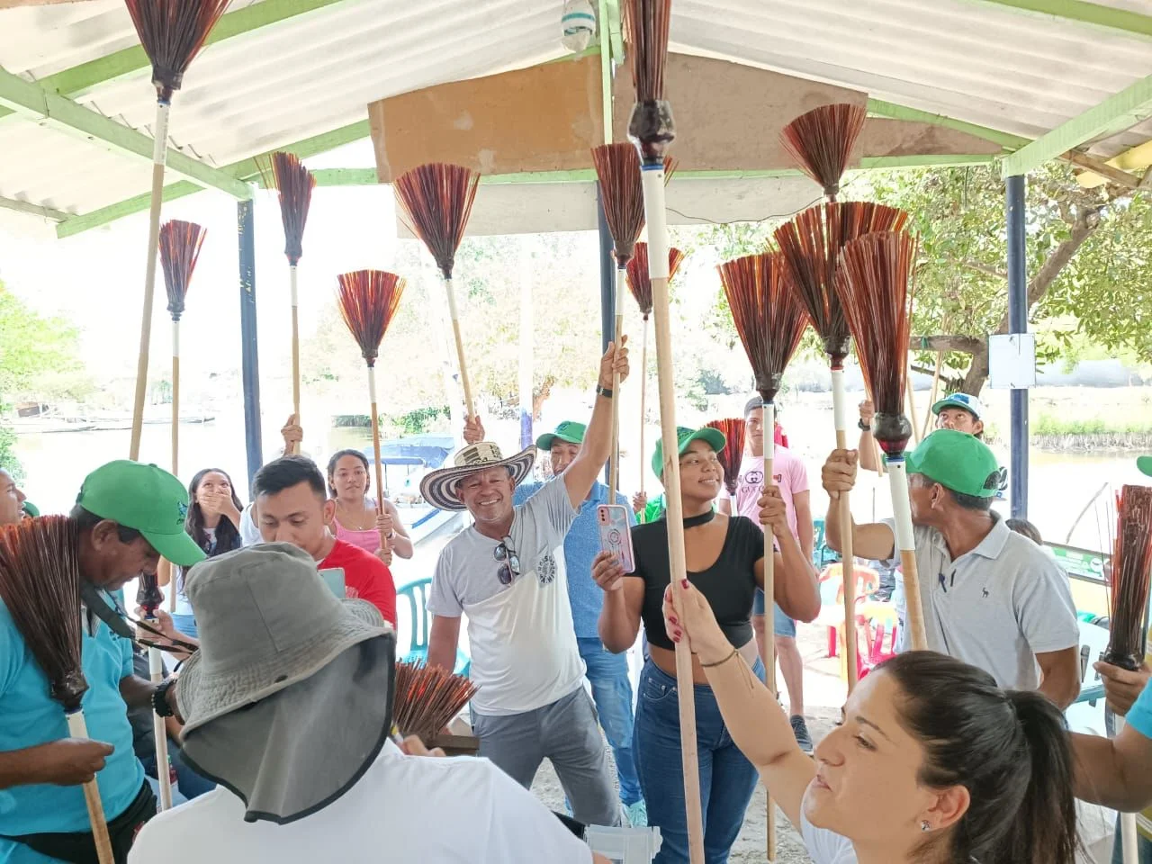 Galería de Mangle Mi huella Verde SAS BIC
